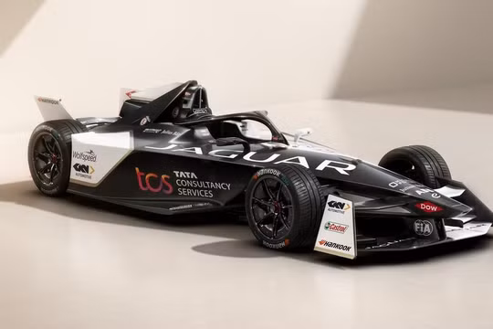 Jaguar trình làng xe đua mới tranh tài ở giải Formula E