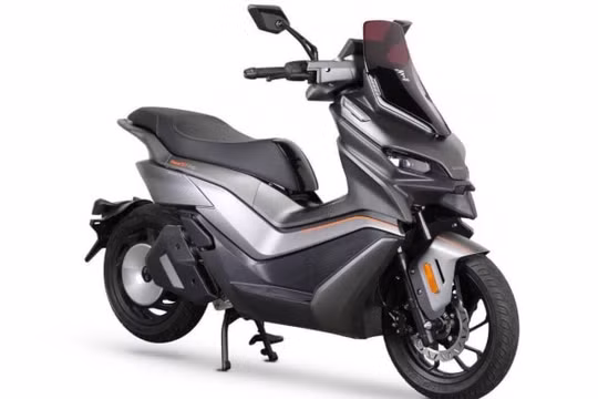 Loncin ra mắt xe máy điện có trang bị số lùi