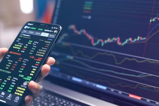 Cổ phiếu bluechips kéo chứng khoán bật tăng trở lại