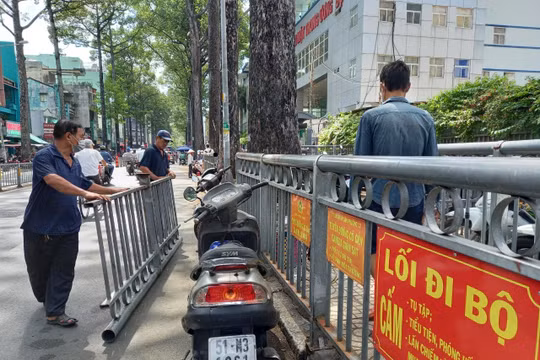Sau chỉ đạo của Sở GTVT TP. HCM, loạt bãi xe chiếm dụng vỉa hè giờ ra sao?