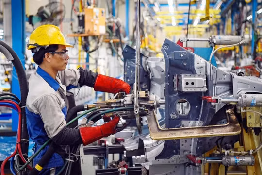 Nới trần làm thêm giờ: Tiếp sức cho doanh nghiệp hồi sức sau COVID-19