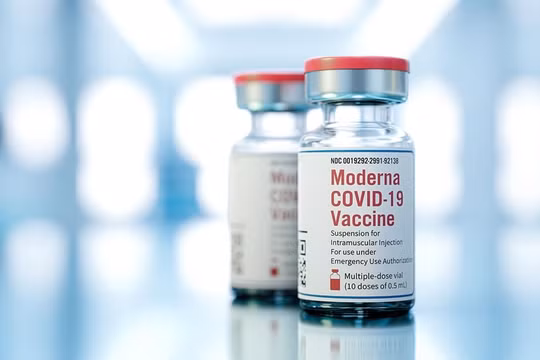 Cục Quản lý Dược đồng ý tiêm liều thứ 3 của vaccine Moderna bằng nửa liều cơ bản