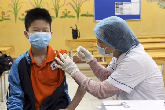 TP. HCM chính thức tiêm mũi 4 vaccine ngừa Covid-19 cho người dân