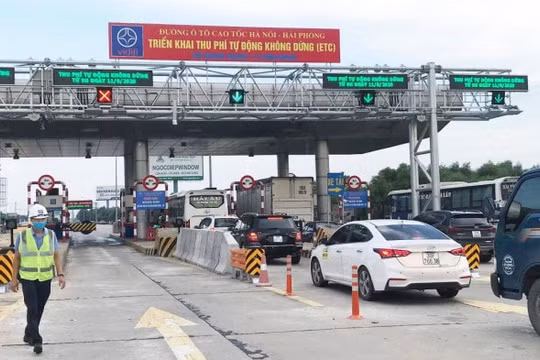 Phạt xe không đủ điều kiện lưu thông trên cao tốc Hà Nội - Hải Phòng