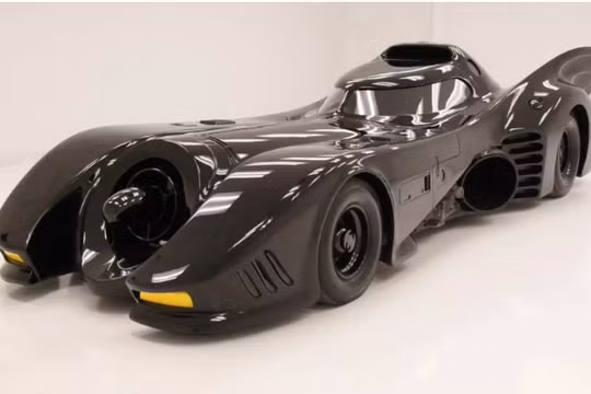 Xe Batman được bán giá 1,5 triệu USD