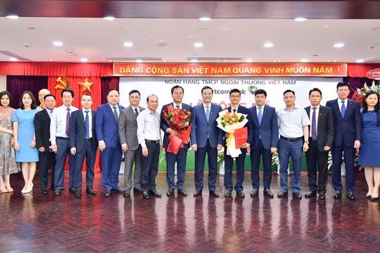 Vietcombank công bố quyết định nhân sự lãnh đạo cấp cao tại Trụ sở chính