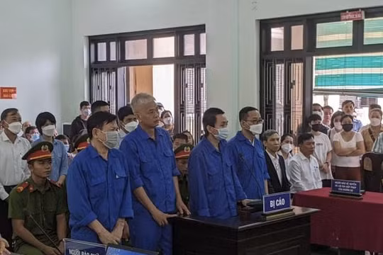 Hoãn phiên tòa xét xử sơ thẩm vụ án đưa, nhận hối lộ ở Cảng Hàng không quốc tế Phú Bài