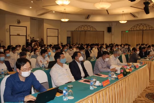 Xanh hóa môi trường khai thác mỏ, đưa công viên vào trong mỏ, nhà máy