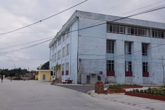 Hải Dương: Trung tâm Thương mại và siêu thị chợ Cuối đầu tư hàng chục tỷ rồi bỏ hoang!