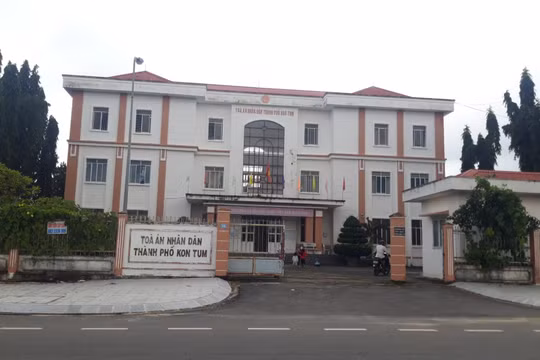 Buộc thôi việc thẩm phán nhận hối lộ 20 triệu đồng tại Kon Tum