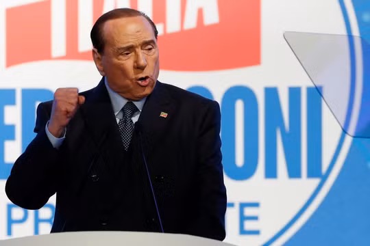 Cựu Thủ tướng Berlusconi chạy đua trong cuộc bầu cử Ý
