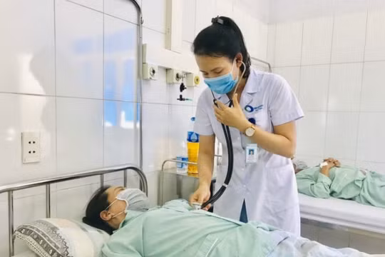 Người bệnh mắc sốt xuất huyết, điều trị ở đâu để an toàn, đúng tuyến