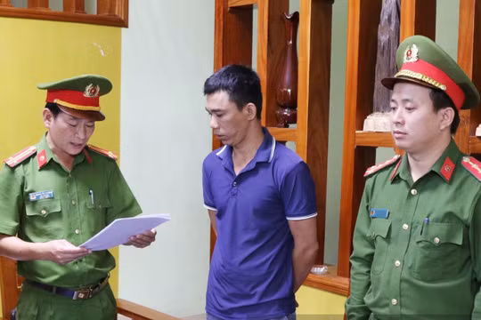 Bắt đối tượng 'liên thủ' với vợ lập doanh nghiệp buôn bán hóa đơn trái phép