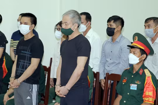 Cựu Thiếu tướng Lê Văn Minh: Không nhớ hết số lần và số tiền đã nhận của "trùm buôn lậu"