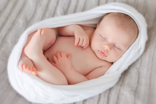  Nằm mơ thấy em bé là điềm gì? Con số may mắn liên quan