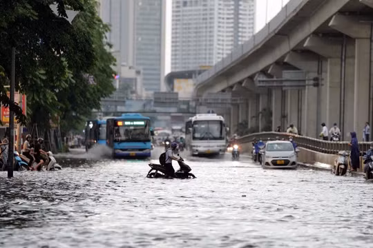 Chuyên gia gợi ý cách chống ngập sau mưa lớn cho Hà Nội