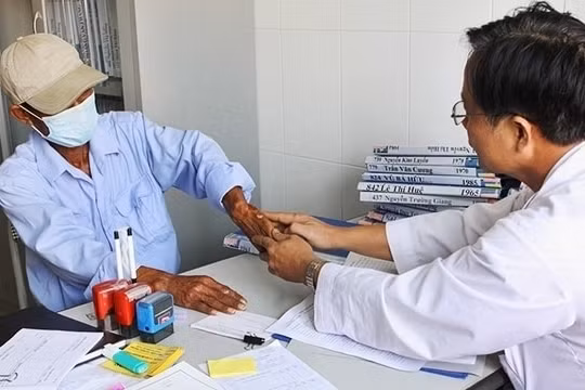 Gần 50% ca nhiễm HIV mới là thanh niên, nguy cơ dịch HIV/AIDS trở lại