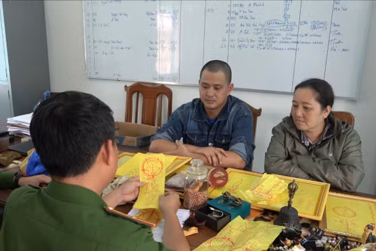 Kon Tum: Bắt tạm giam 2 đối tượng lừa đảo chiếm đoạt 2,5 tỷ đồng qua mạng xã hội