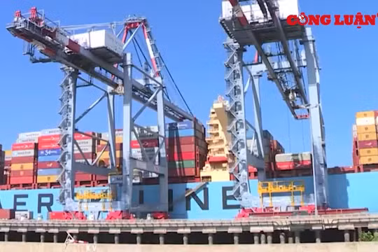 TP. HCM thu phí cảng biển, góp vốn 11 dự án kết nối hạ tầng