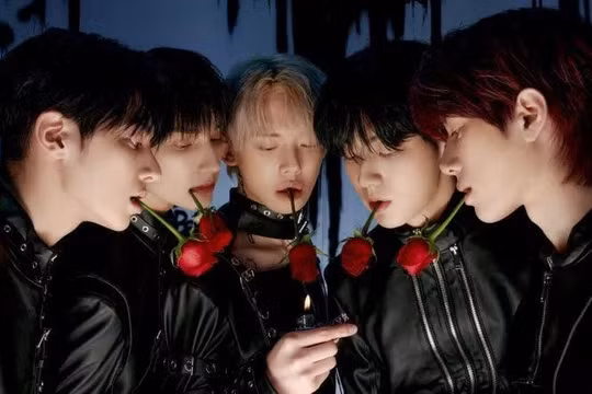 TXT là nhóm nhạc Kpop đầu tiên chiếm giữ BXH K-Pop Billboard 200 trong 12 tuần
