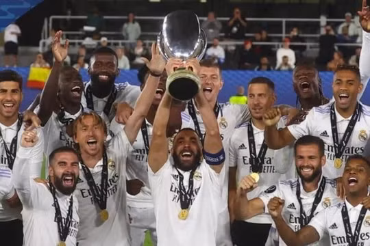 Giúp Real Madrid giành Siêu cúp châu Âu, Benzema đi vào lịch sử