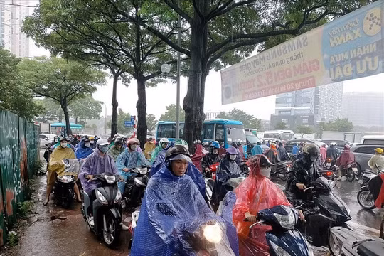 Hà Nội: Giảm thiểu ùn tắc giao thông nút giao Mễ Trì - Lê Quang Đạo
