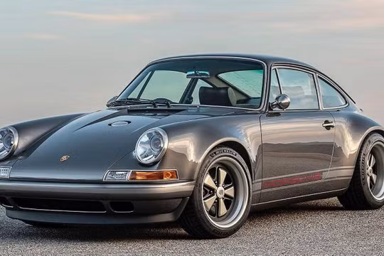 Xế cổ Porsche 911 xuất hiện với diện mạo mới qua bàn tay hãng độ Singer Vehicle Design