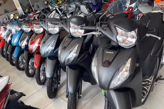 Xe máy Honda tăng giá mạnh, có dòng xe chênh đến gần 20 triệu