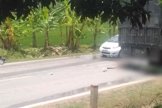 Sơn La: Xe máy va chạm với xe đầu kéo, nam thanh niên tử vong