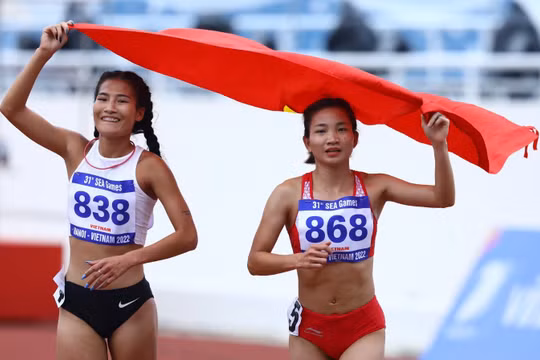 Nguyễn Thị Oanh "mở hàng" HCV cho điền kinh Việt Nam tại SEA Games 31