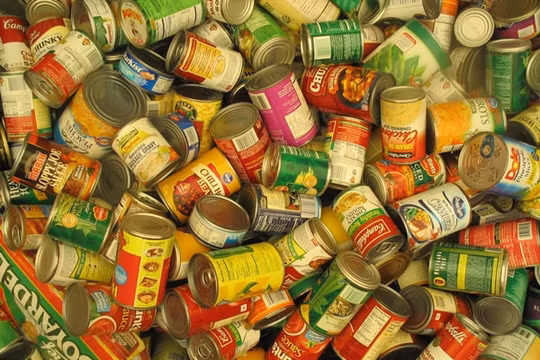 Điểm danh những nguy hại khôn lường từ đồ hộp