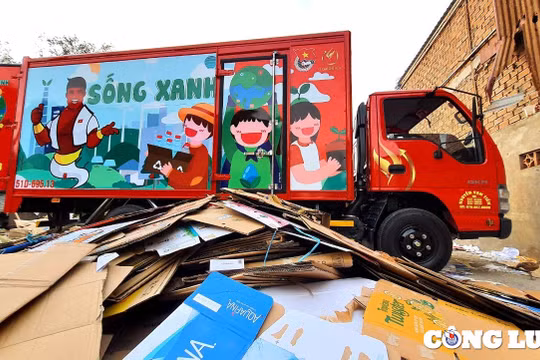 Chàng trai khởi nghiệp với nghề thu gom ve chai thu nhập cả trăm triệu đồng