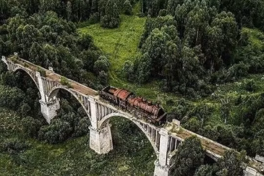 "Lạnh gáy" những địa điểm bỏ hoang trông u ám như ngày tận thế