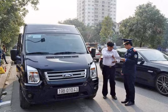 Hà Nội: Duy trì cao điểm xử lý xe dù, bến cóc