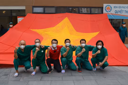 Lát cắt phi thường nơi “tâm dịch”