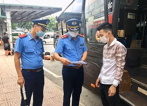 Hà Nội: Gần 3.000 ô tô kinh doanh vận tải bị thu hồi phù hiệu