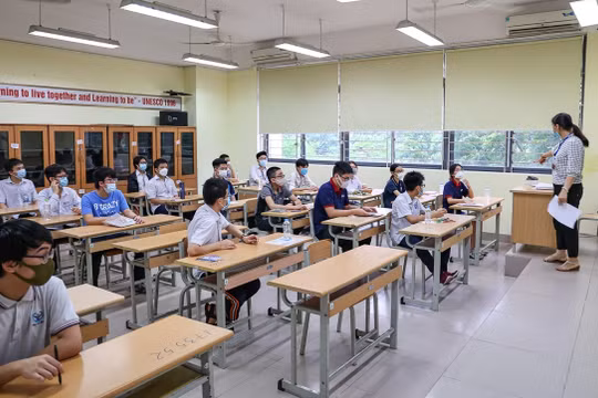 Kết thúc kỳ thi lớp 10 THPT tại Hà Nội: Thí sinh "thở phào", phụ huynh lên kế hoạch "xả stress" cho con
