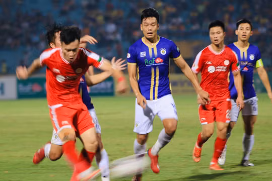 Thắng Viettel 1-0, Hà Nội FC chạm một tay vào chức vô địch V.League 2022
