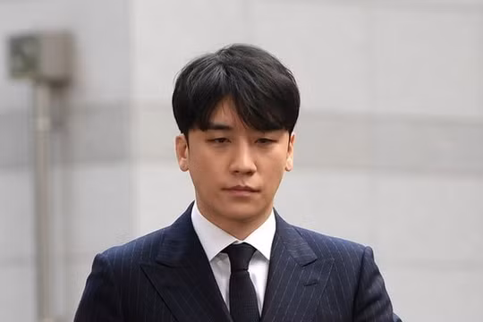 Seungri nhận mọi tội danh, tòa giảm án xuống 1 năm 6 tháng tù