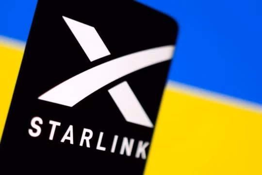 Tỷ phú Musk nói sẽ ngừng tài trợ dịch vụ internet Starlink ở Ukraine