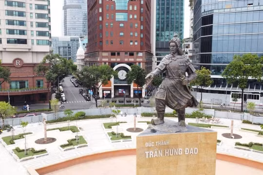 Trùng tu tượng Đức thánh Trần Hưng Đạo là nhiệm vụ quan trọng