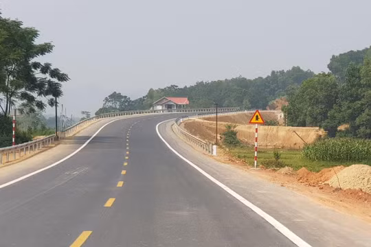 Hơn 11 tỷ đồng xử lý chống ngập, sửa chữa cống thoát nước Quốc lộ 6