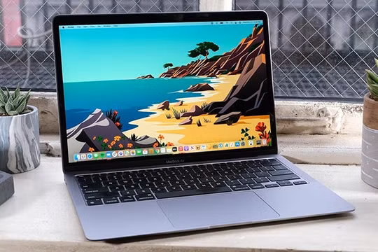 Điện thoại, laptop giảm giá sâu trước thềm năm học mới