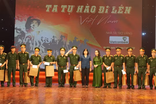 Tạp chí Người Hà Nội tổ chức chương trình nghệ thuật kỷ niệm 75 năm Ngày Thương binh liệt sỹ
