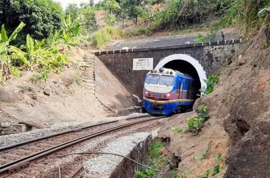 Cải tạo, sửa chữa nhiều hầm xuống cấp trên tuyến đường sắt Bắc - Nam