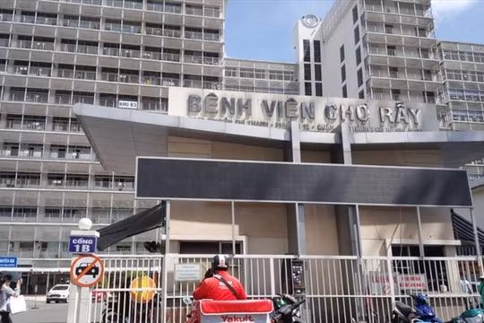 Ùn ứ tại khu khám ngoại trú, Giám đốc Bệnh viện Chợ Rẫy viết thư xin lỗi