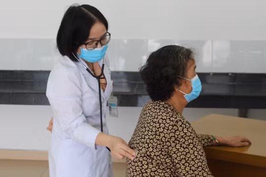 Làm thế nào để kiểm soát khó thở hậu COVID-19?