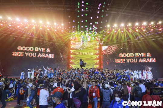 Bế mạc SEA Games 31: Lời tạm biệt nồng ấm của người dân Việt Nam