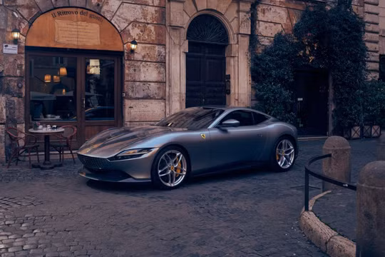 Ferrari Roma được bình chọn là siêu xe xuất sắc nhất năm 2021