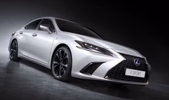 Lexus Việt Nam giới thiệu dòng xe thể thao F SPORT lần đầu tiên tại Việt Nam